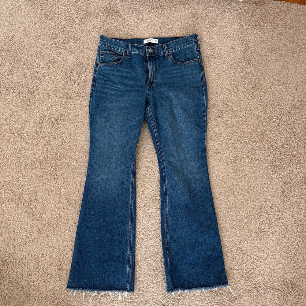 Abercrombie & Fitch Mid Rise Bootcut Frayed Hem Blue Jeans Size 30 Short